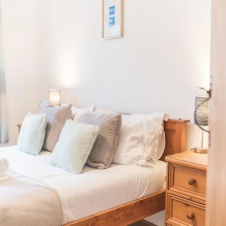 بيت للعطل Central Windermere, Victorian Cottage, Family Friendly With Parking And A Wood Burner *