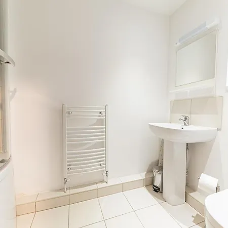 Central Windermere, Victorian Cottage, Family Friendly With Parking And A Wood Burner * Windermere