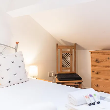 Central Windermere, Victorian Cottage, Family Friendly With Parking And A Wood Burner * Windermere