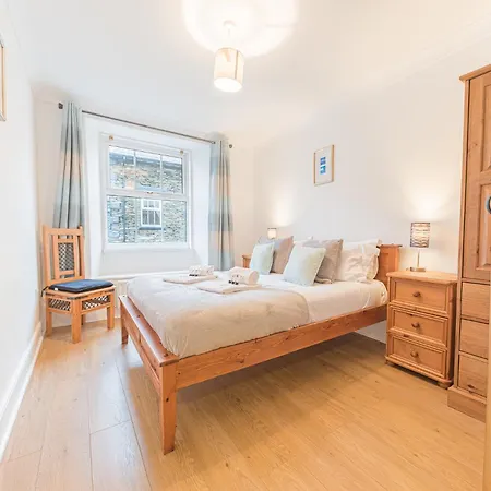 Central Windermere, Victorian Cottage, Family Friendly With Parking And A Wood Burner